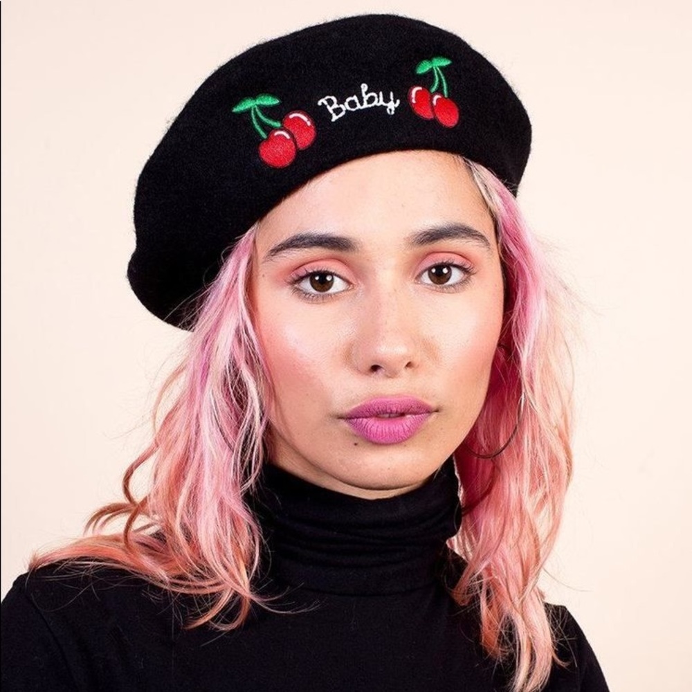 !!ISO!! Valfre Baby Beret